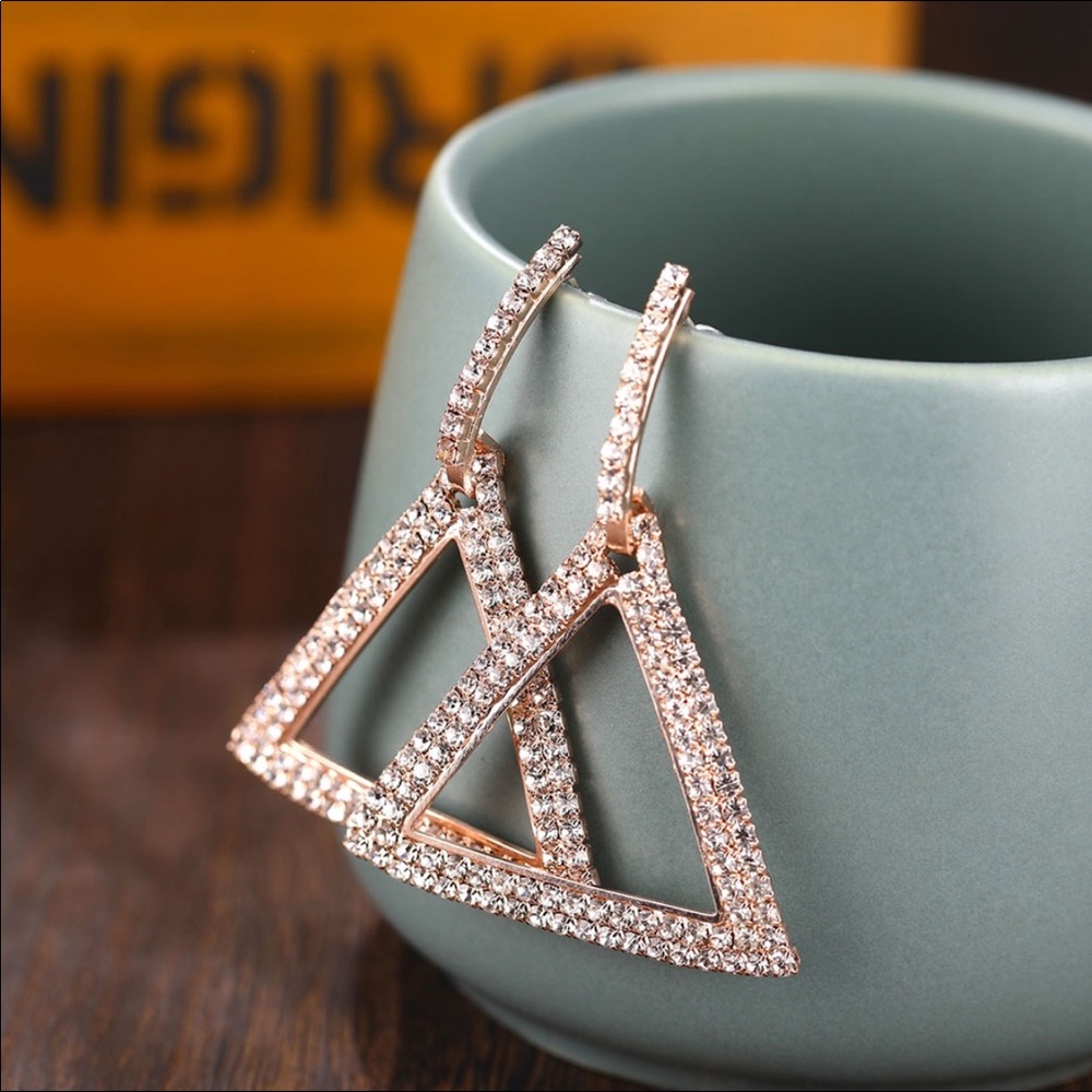 Royalty Earrings 💋- Gold